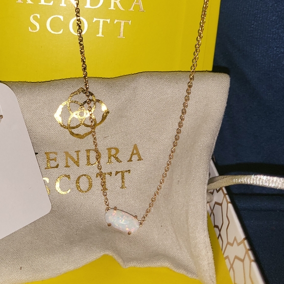 Kendra Scott Elisa RoseGold Necklace in Opal - Picture 3 of 3
